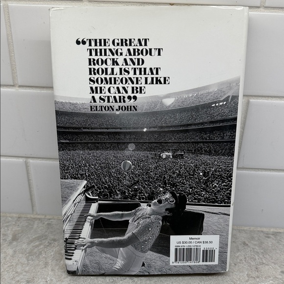 Elton John Autobiography « Me Elton » Hardcover Book. Like new! - Picture 4 of 6